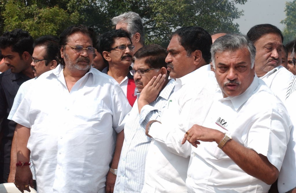 Dasari Padma Funeral Photos - 48 / 61 photos