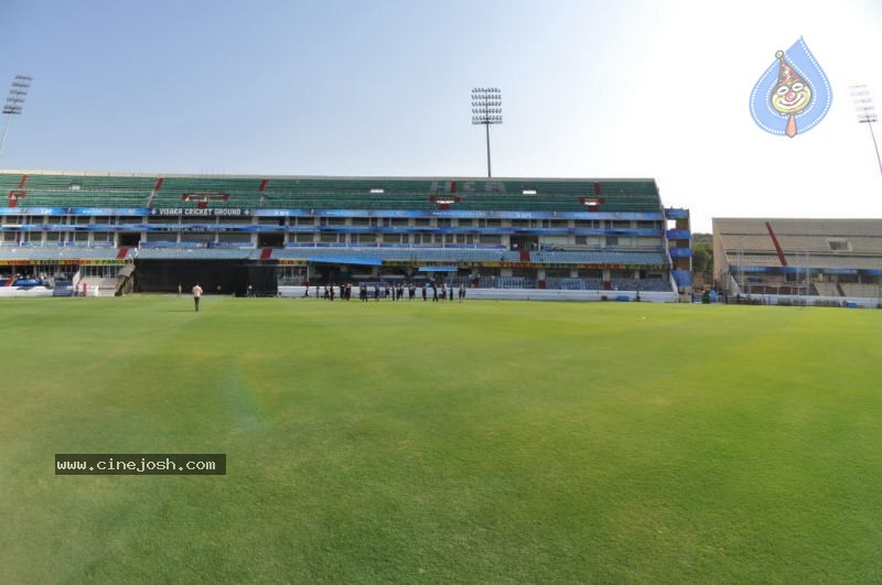 Deccan Chargers Practicing Photos - 23 / 100 photos