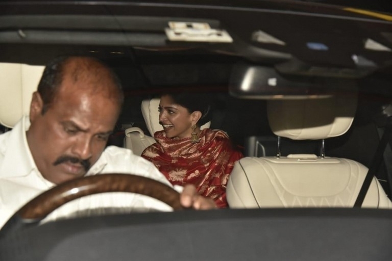 Deepika - Ranveer After Wedding Photos - 13 / 25 photos