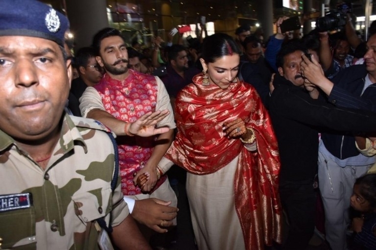 Deepika - Ranveer After Wedding Photos - 25 / 25 photos