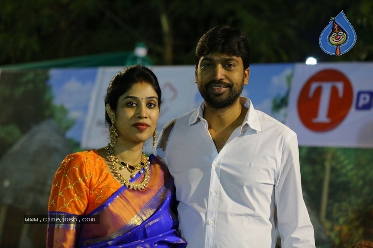 Deepthi Mamidi Organised Bathukamma Celebrations at Madhapur - 21 / 38 photos