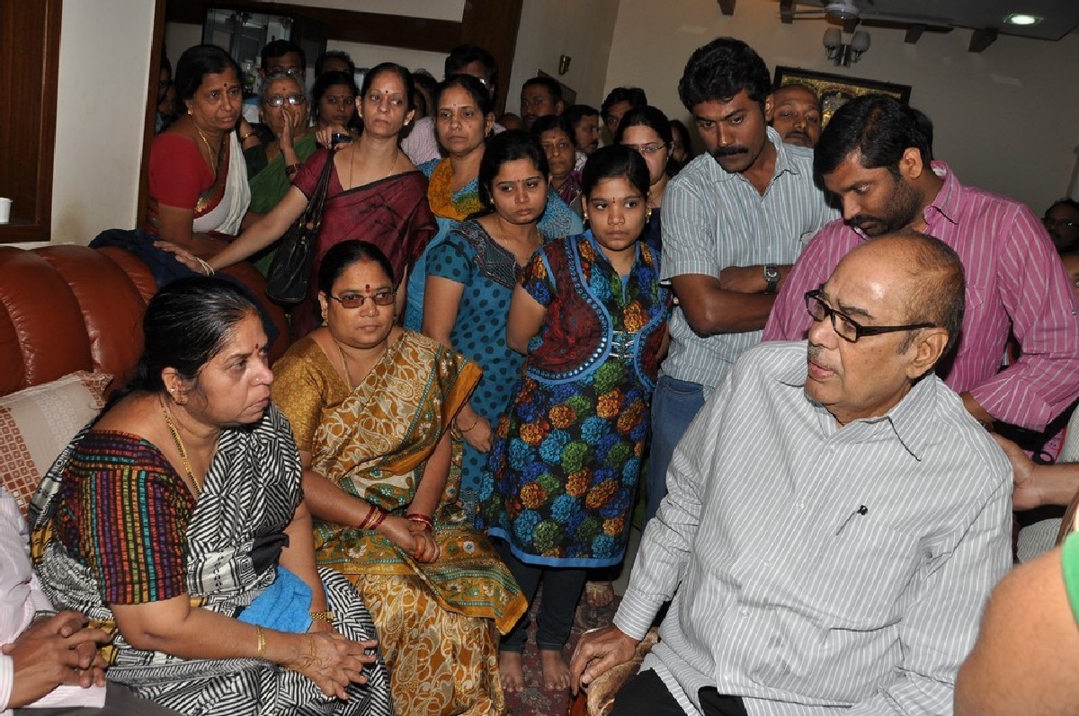 Dharmavarapu Condolences Photos - 117 / 179 photos