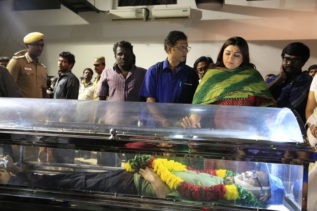Director Balu Mahendra Condolence Photos - 184 / 203 photos