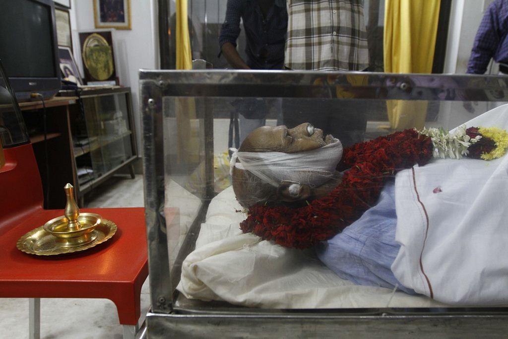 Director Bapu Condolences Photos - 10 / 10 photos
