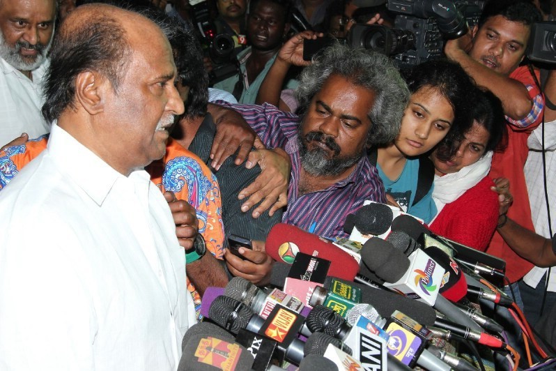 Director K Balachander Condolences Photos - 70 / 81 photos