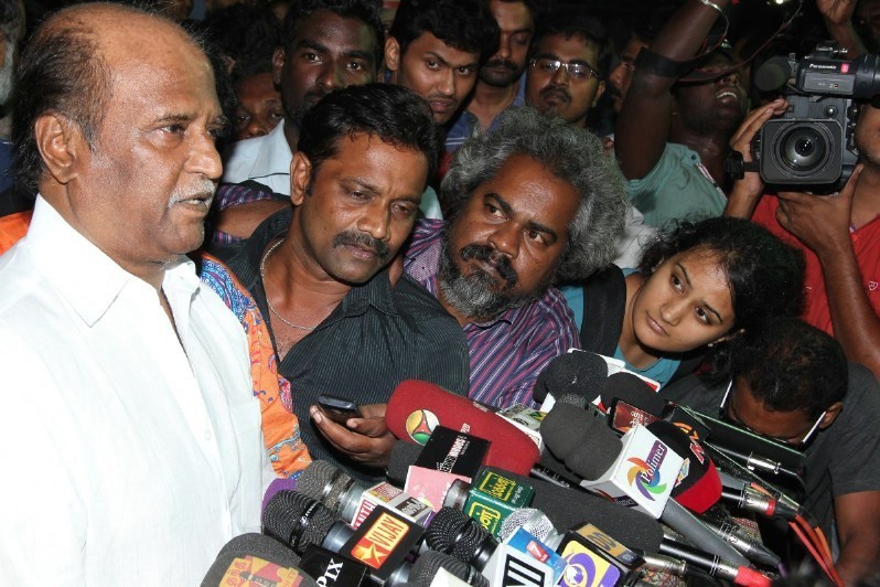 Director K Balachander Condolences Photos - 71 / 81 photos