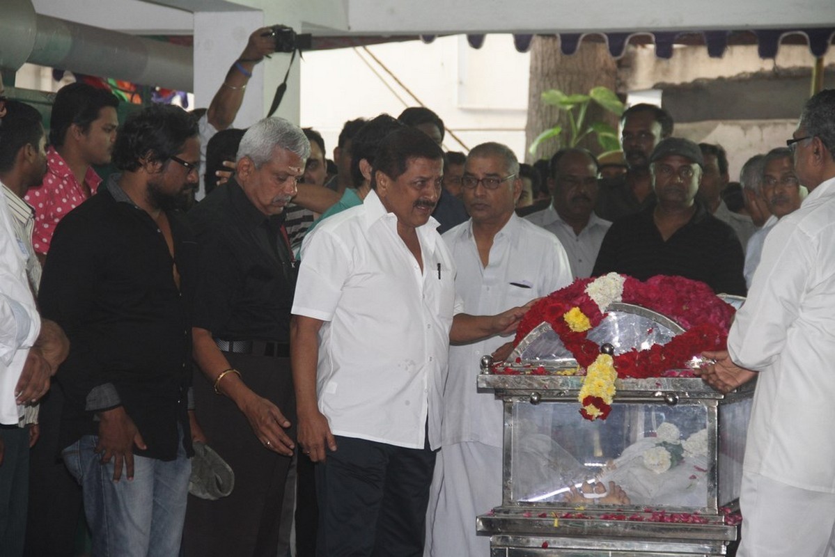 Director K Balachander Condolences Photos - 15 / 255 photos