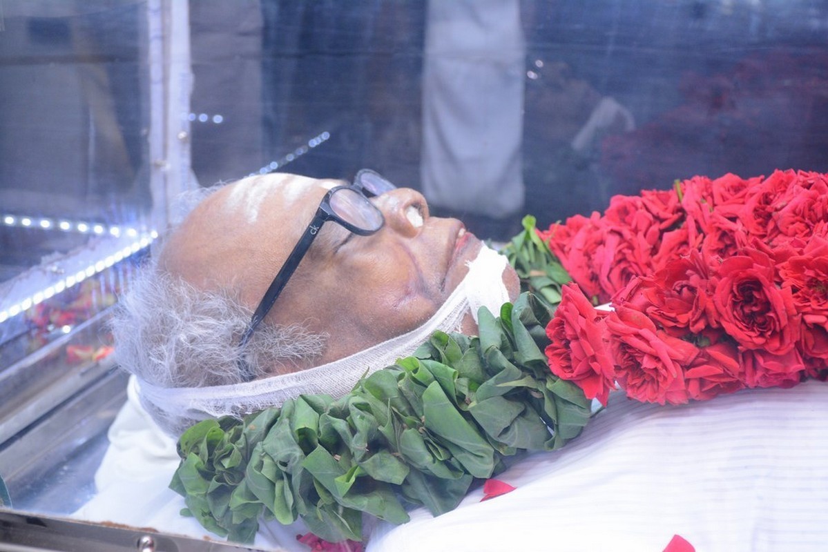 Director K Balachander Condolences Photos - 17 / 255 photos