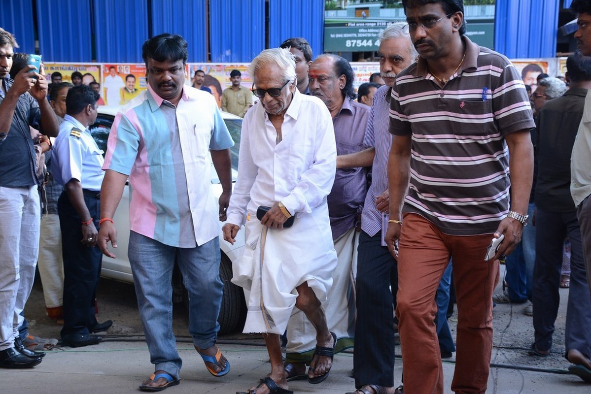 Director K Balachander Condolences Photos - 18 / 255 photos