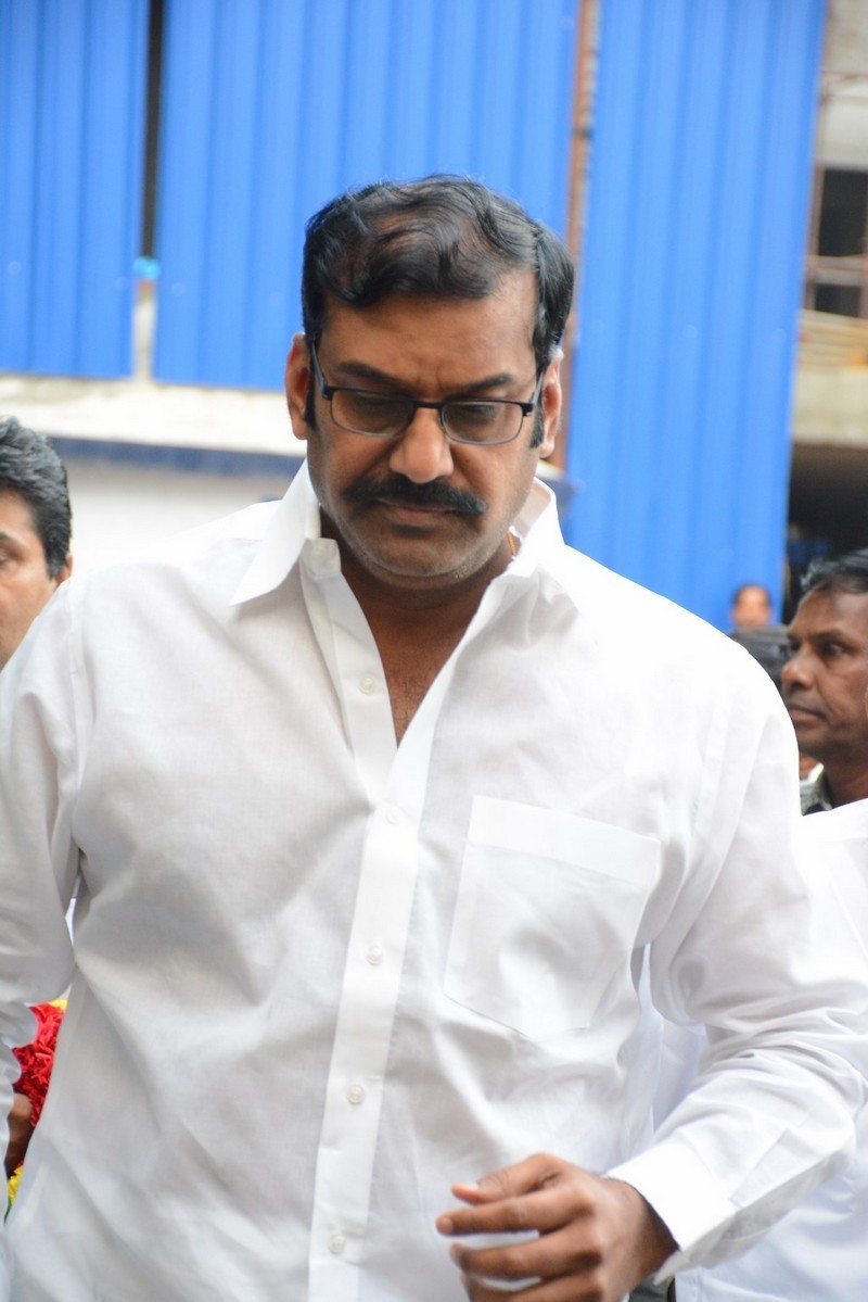 Director K Balachander Condolences Photos - 28 / 255 photos
