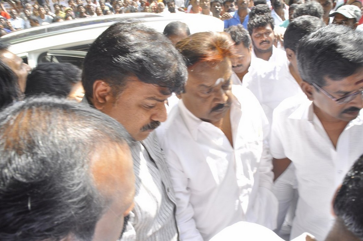 Director K Balachander Condolences Photos - 43 / 255 photos