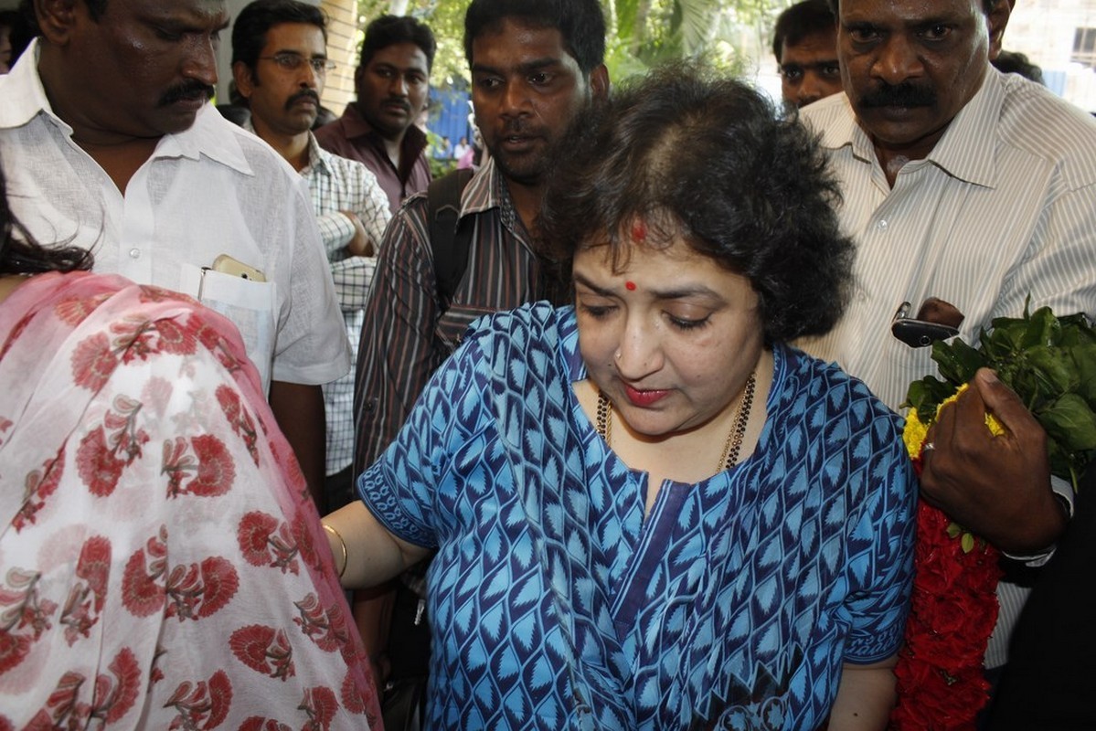 Director K Balachander Condolences Photos - 55 / 255 photos