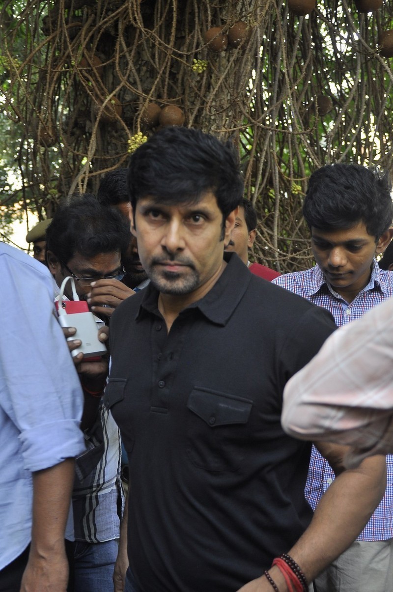 Director K Balachander Condolences Photos - 74 / 255 photos