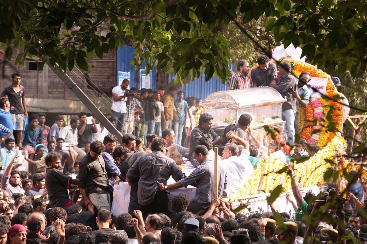 Director K Balachander Condolences Photos - 111 / 255 photos