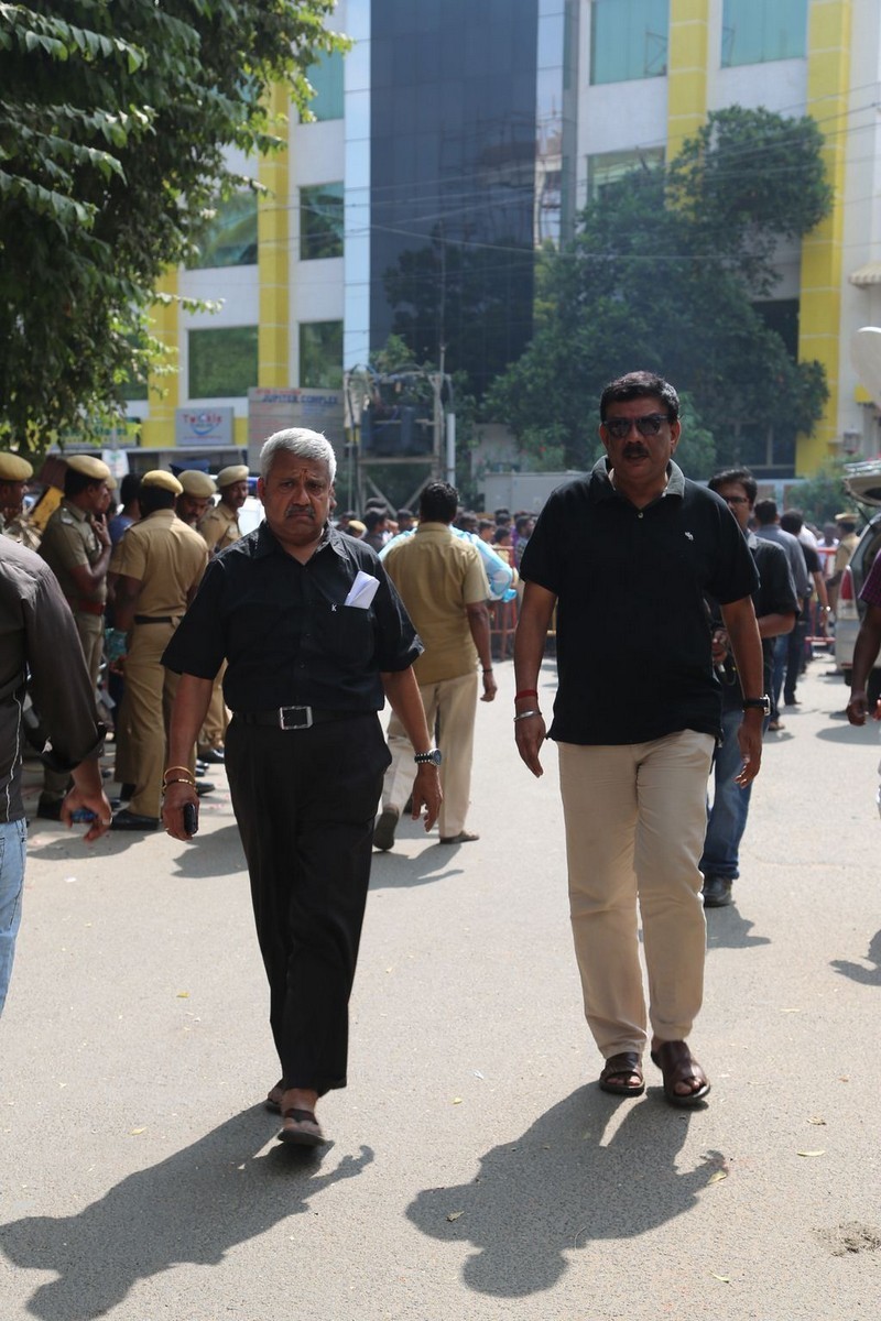 Director K Balachander Condolences Photos - 130 / 255 photos