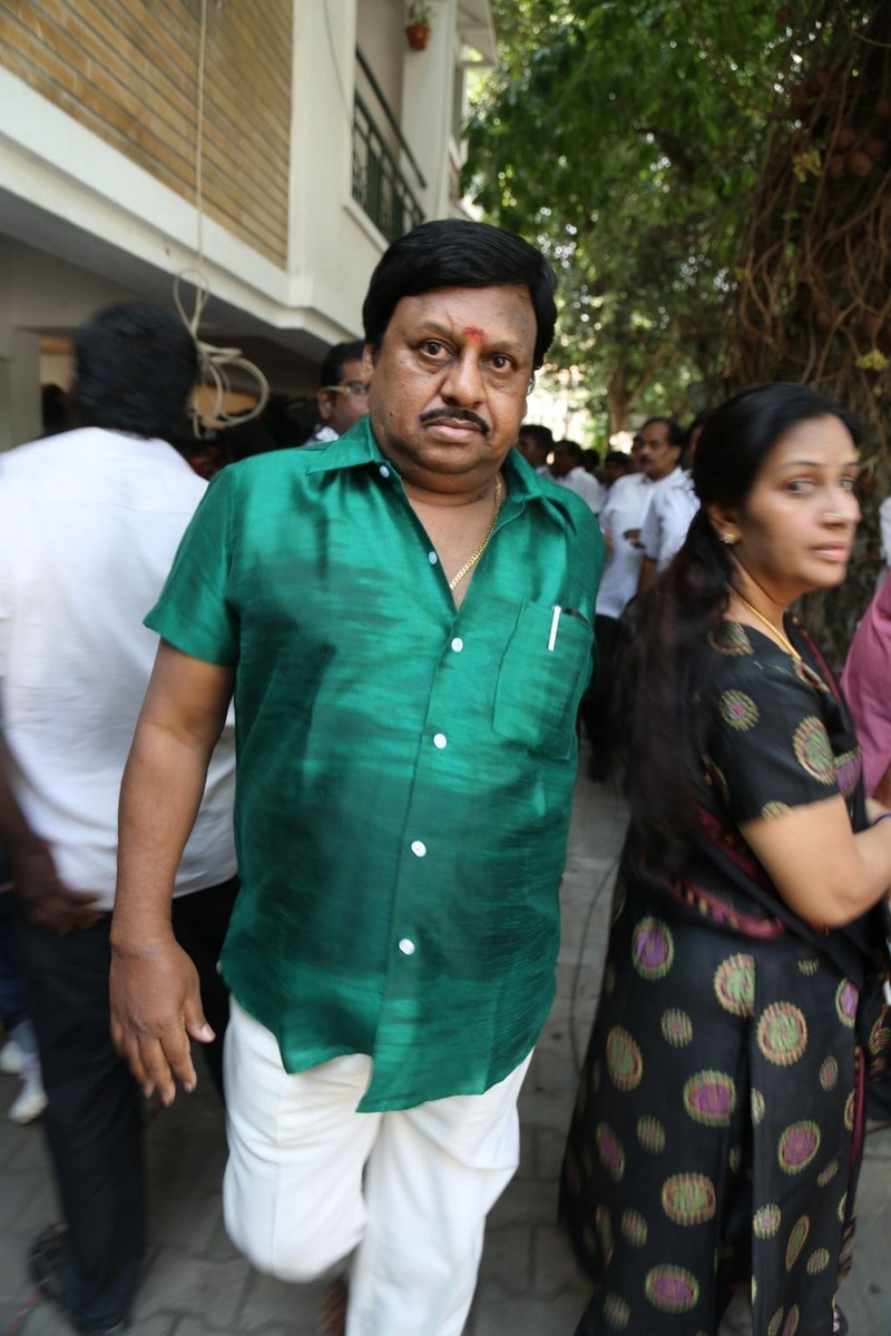 Director K Balachander Condolences Photos - 164 / 255 photos