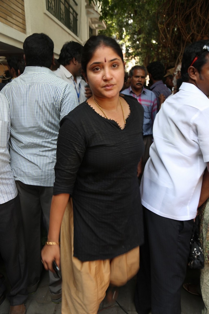 Director K Balachander Condolences Photos - 189 / 255 photos