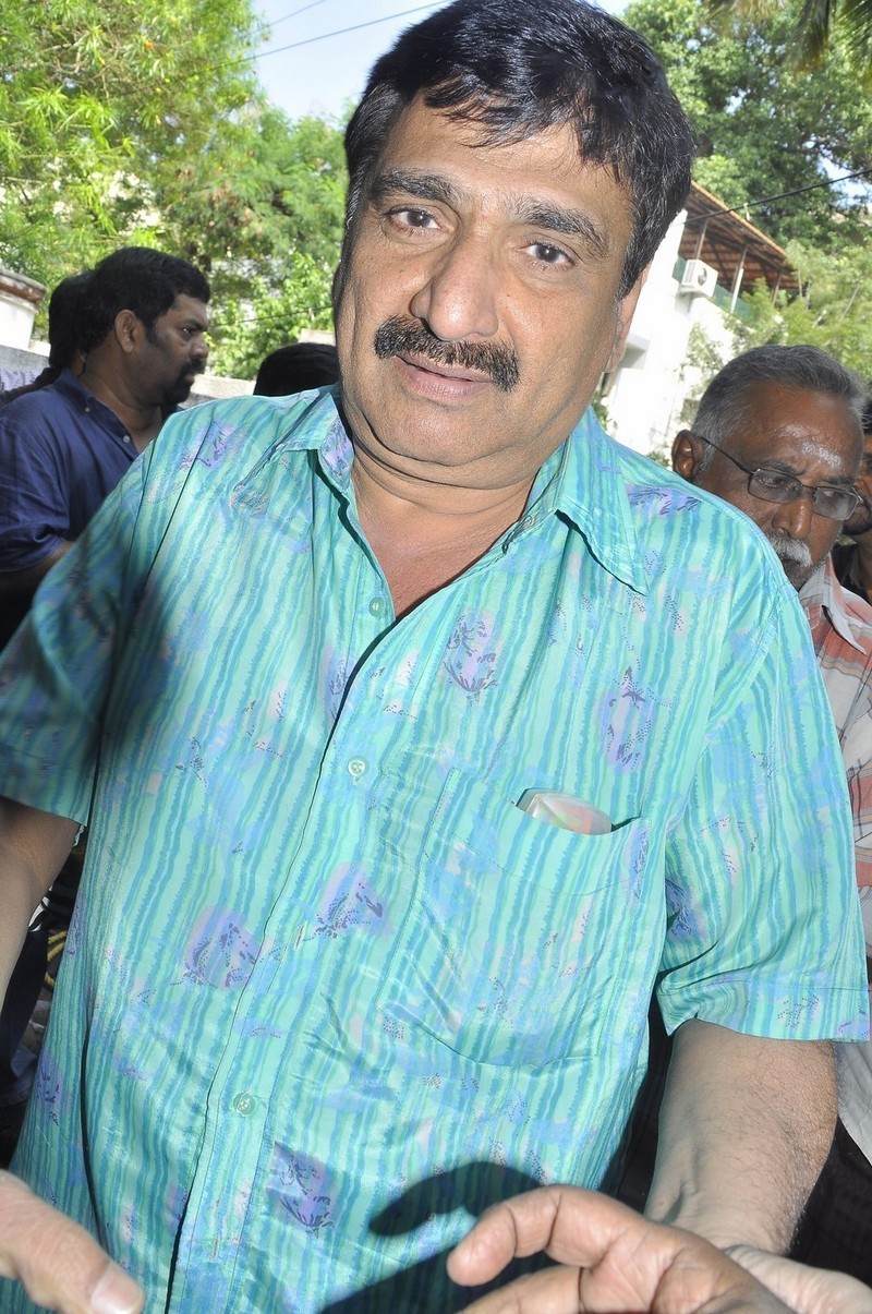 Director K Balachander Condolences Photos - 210 / 255 photos