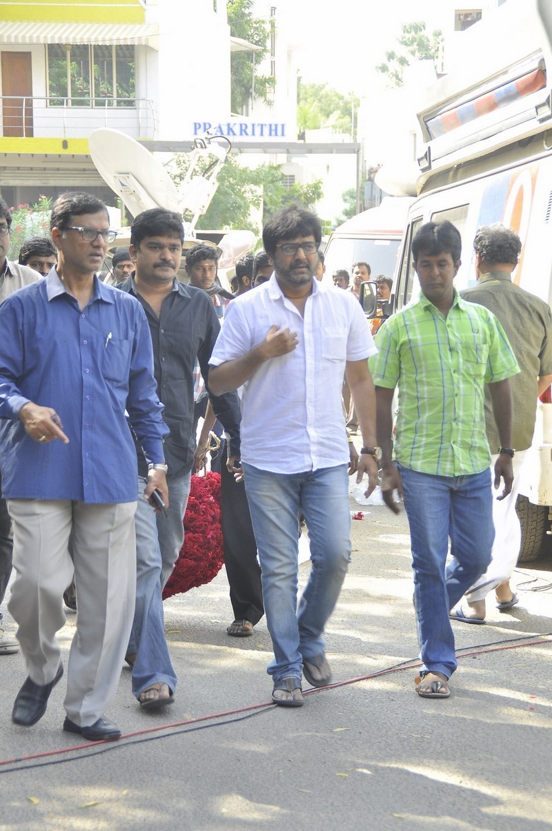 Director K Balachander Condolences Photos - 214 / 255 photos