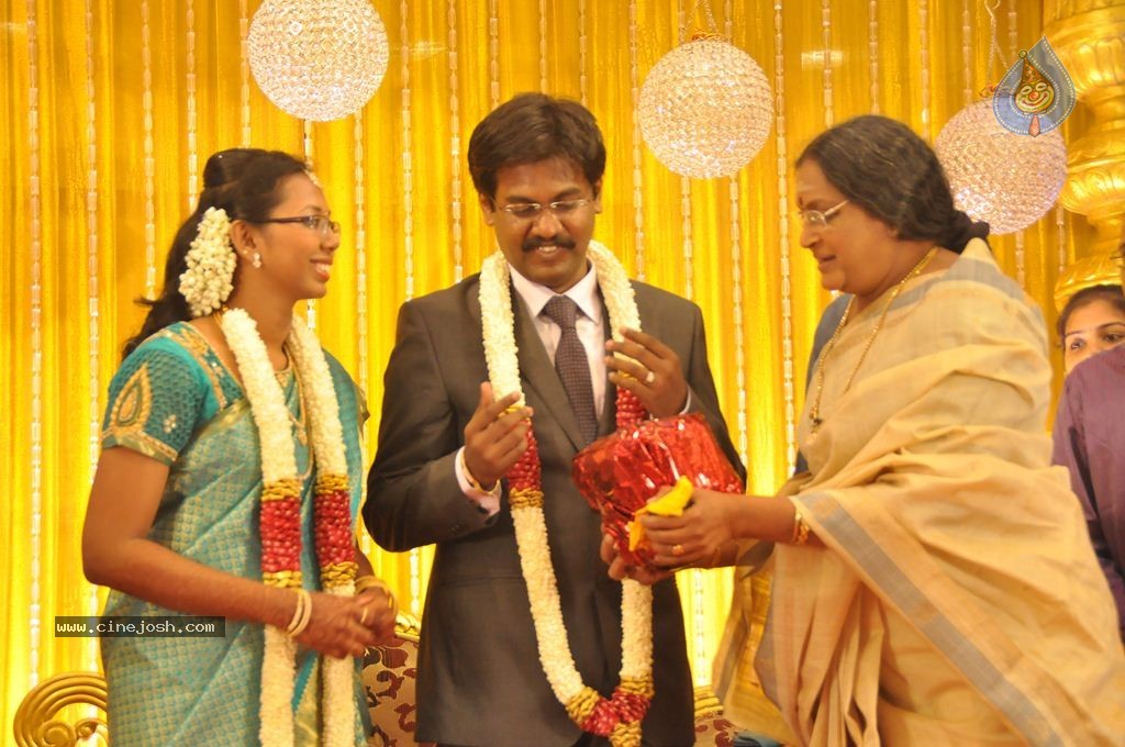 Director SP Muthuraman Family Wedding Reception - 53 / 69 photos