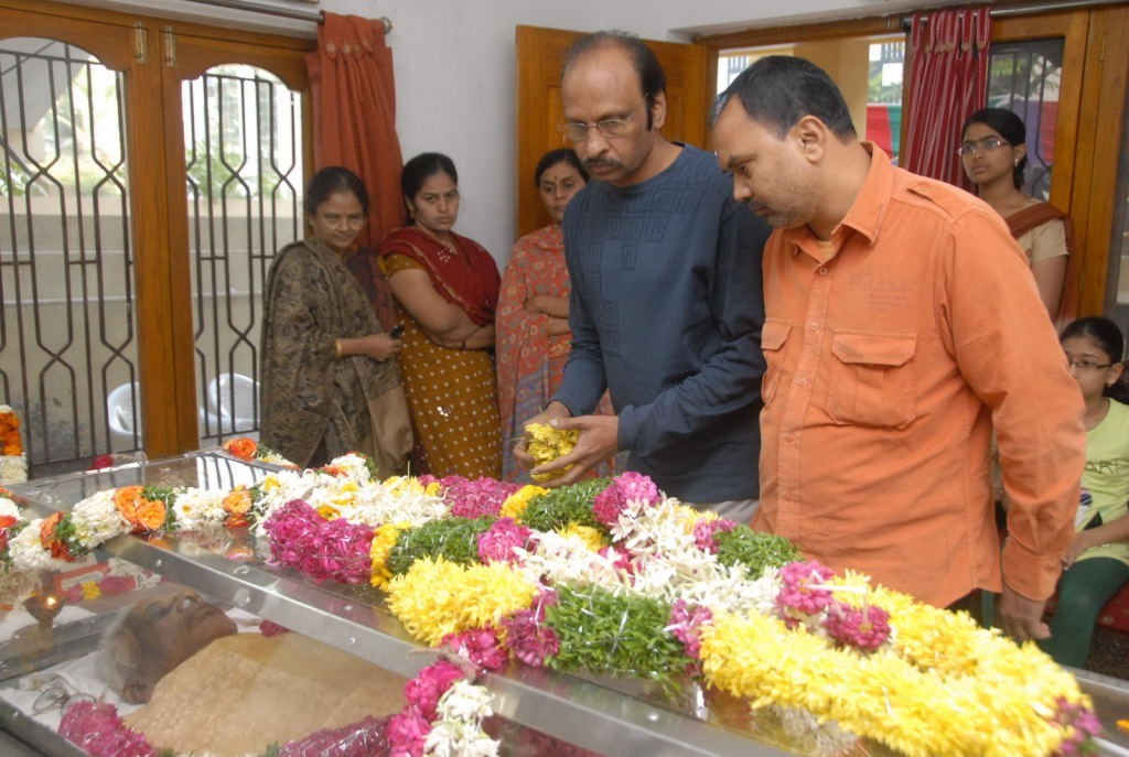 V Madhusudhana Rao Condolences Photos - 15 / 49 photos