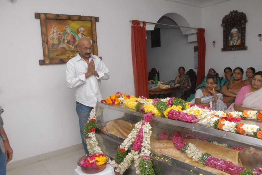 V Madhusudhana Rao Condolences Photos - 18 / 49 photos