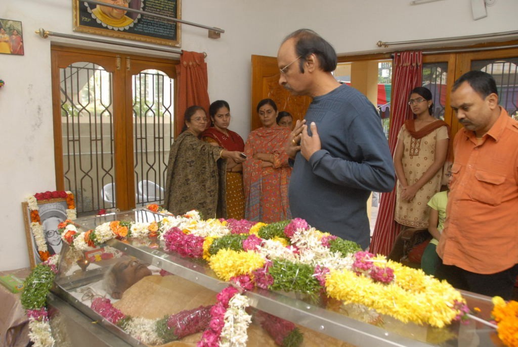V Madhusudhana Rao Condolences Photos - 20 / 49 photos
