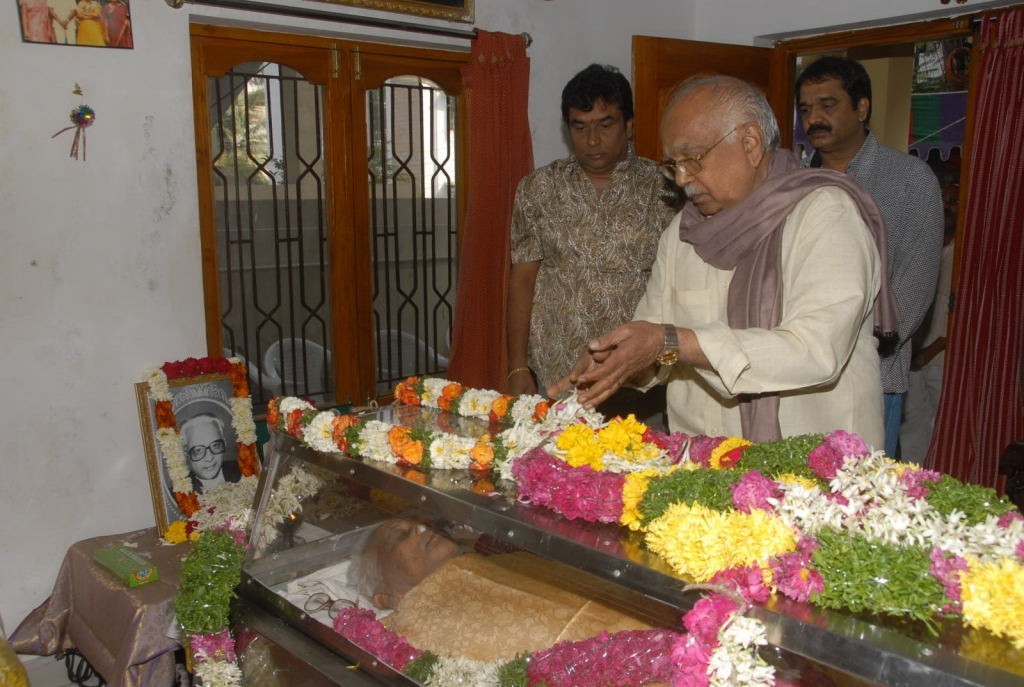V Madhusudhana Rao Condolences Photos - 21 / 49 photos
