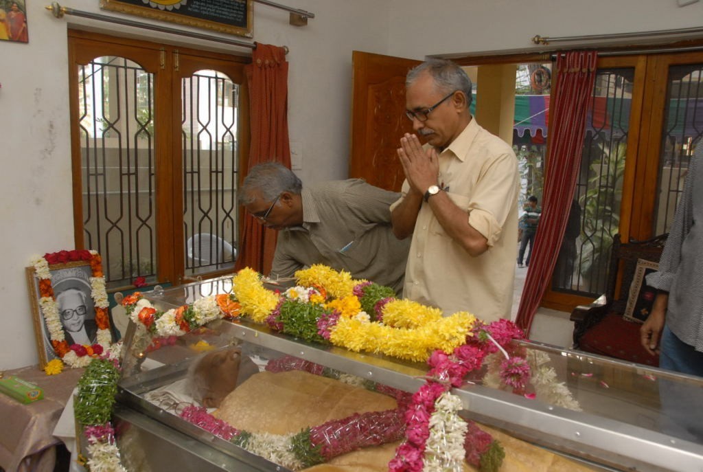 V Madhusudhana Rao Condolences Photos - 29 / 49 photos