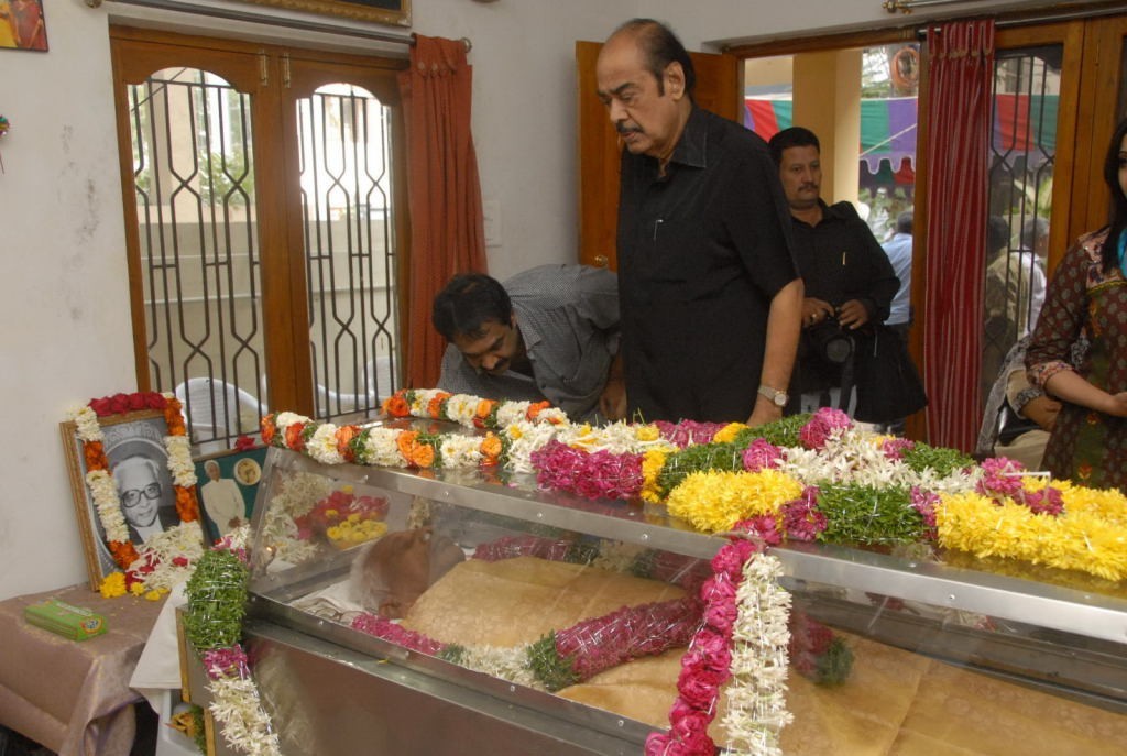 V Madhusudhana Rao Condolences Photos - 35 / 49 photos