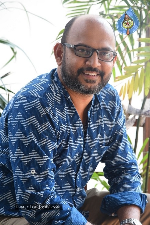 Director VI Anand Pics - 16 / 21 photos