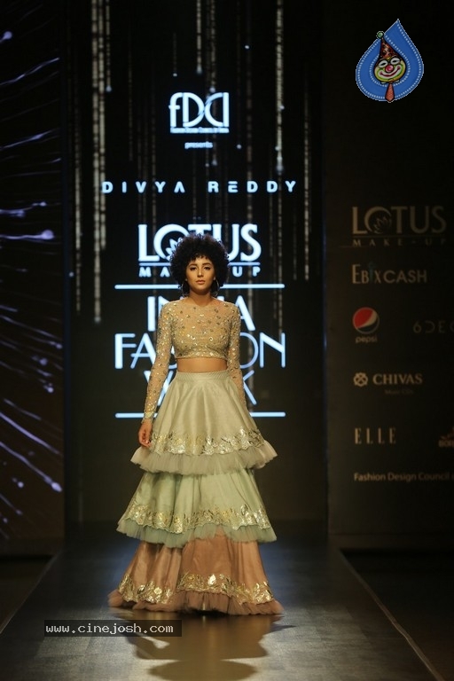 Divya Reddy Showcase at India Fashion Week - 11 / 40 photos