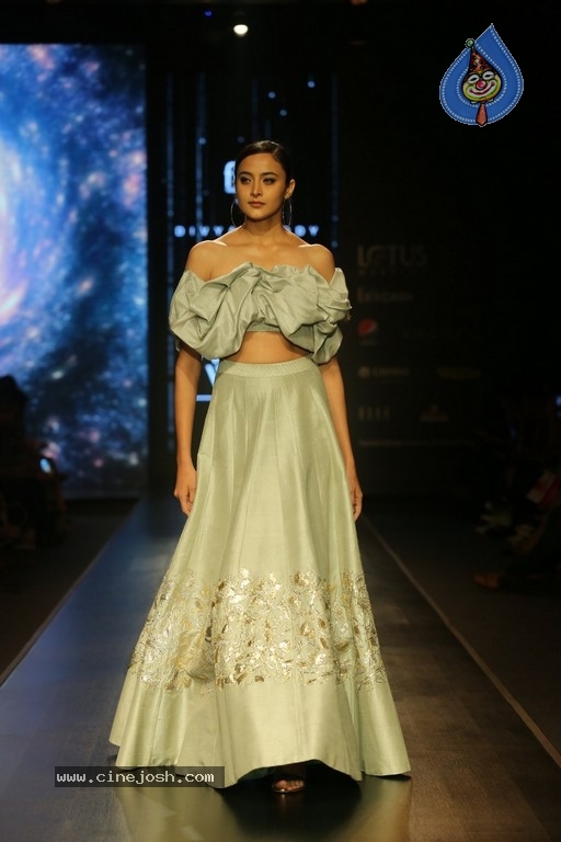 Divya Reddy Showcase at India Fashion Week - 23 / 40 photos