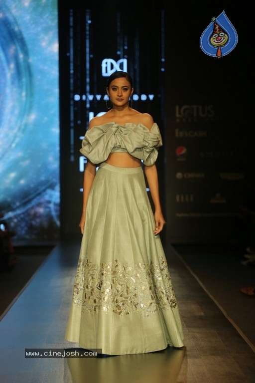 Divya Reddy Showcase at India Fashion Week - 29 / 40 photos