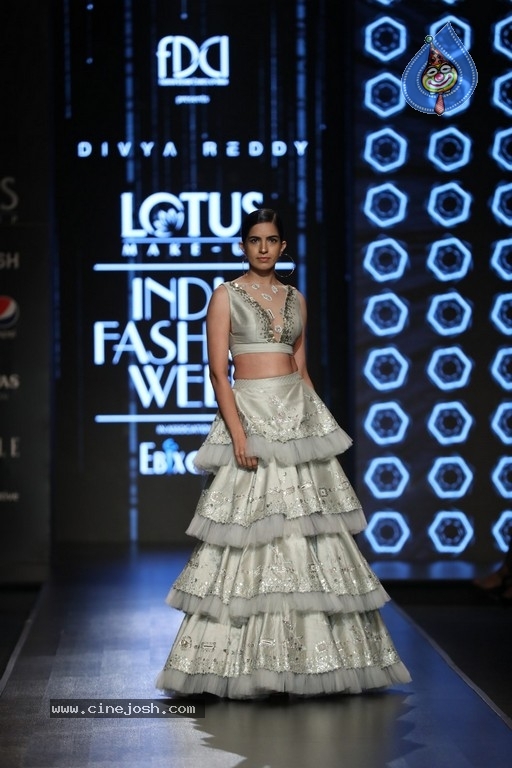 Divya Reddy Showcase at India Fashion Week - 30 / 40 photos