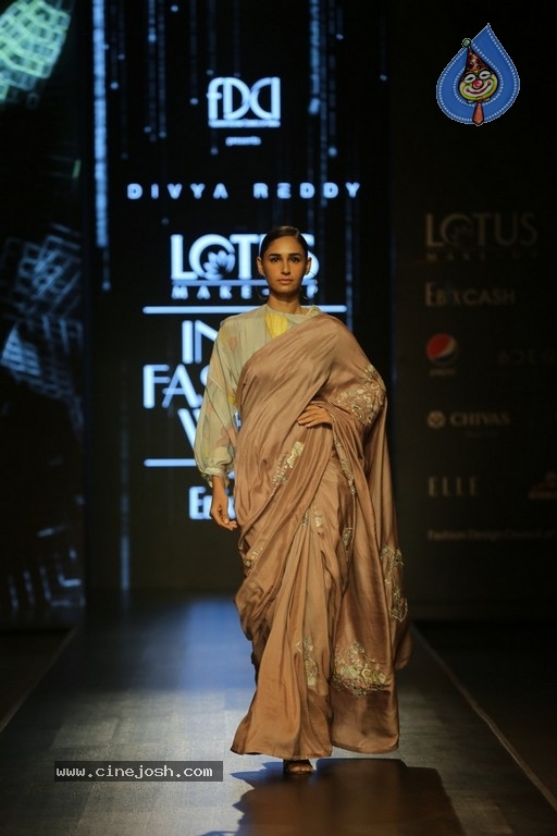 Divya Reddy Showcase at India Fashion Week - 31 / 40 photos