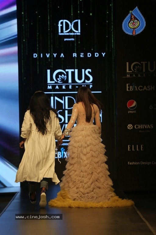 Divya Reddy Showcase at India Fashion Week - 33 / 40 photos