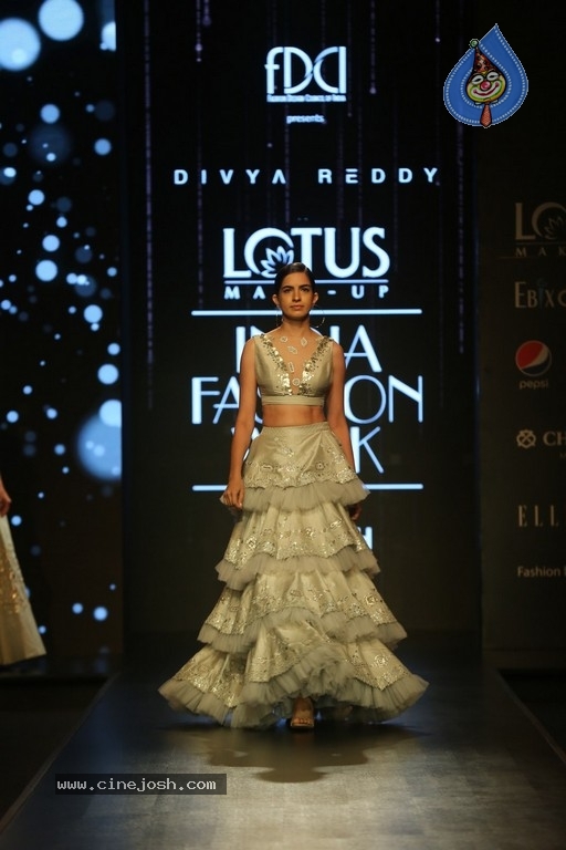 Divya Reddy Showcase at India Fashion Week - 34 / 40 photos