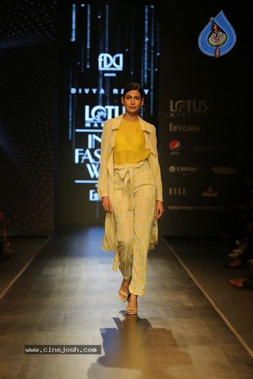 Divya Reddy Showcase at India Fashion Week - 35 / 40 photos
