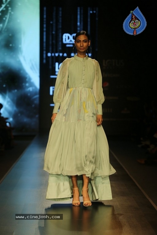 Divya Reddy Showcase at India Fashion Week - 38 / 40 photos