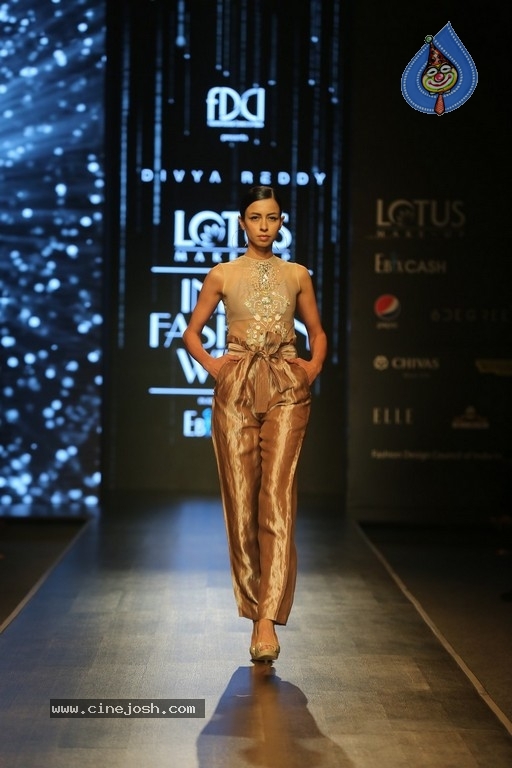 Divya Reddy Showcase at India Fashion Week - 39 / 40 photos