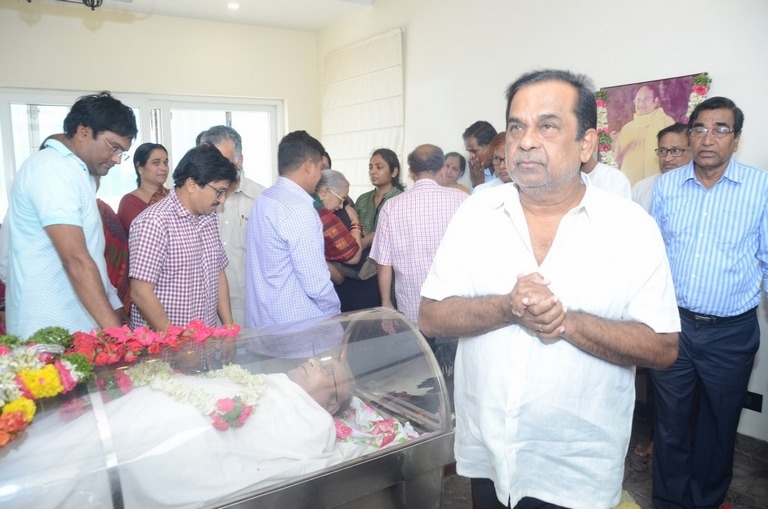 DR C Narayana Reddy Condolence Photos - 9 / 42 photos