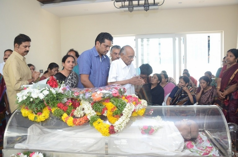 DR C Narayana Reddy Condolence Photos - 22 / 42 photos