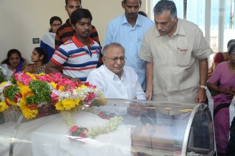 DR C Narayana Reddy Condolence Photos - 28 / 42 photos