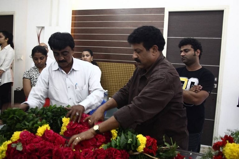 DSP Father Sathyamurthy Condolences Photos - 10 / 13 photos