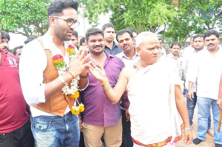 Dynamite Team at Warangal Thousand Pillar Temple - 1 / 36 photos
