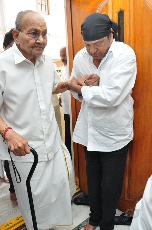 Edida Nageswara Rao Condolences Photos 1 - 5 / 126 photos