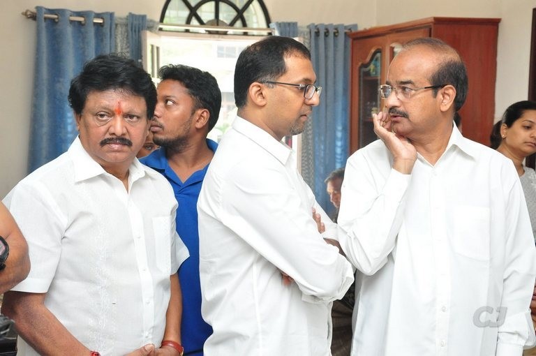 Edida Nageswara Rao Condolences Photos 1 - 9 / 126 photos