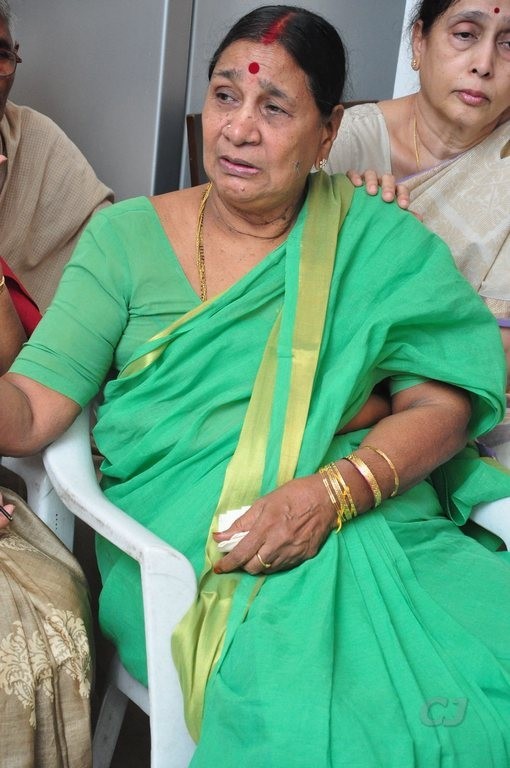 Edida Nageswara Rao Condolences Photos 1 - 16 / 126 photos