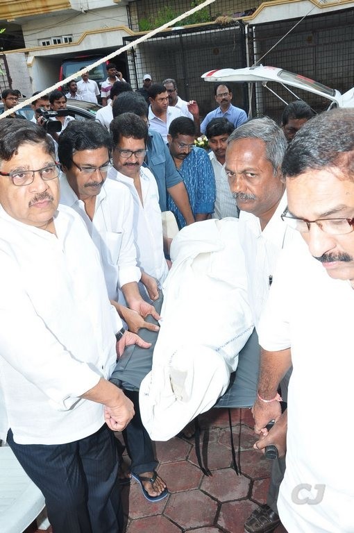 Edida Nageswara Rao Condolences Photos 1 - 17 / 126 photos